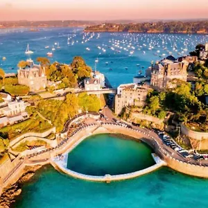  Appartement Magnifique Studio Hyper Centre A 300m De La Mer. France